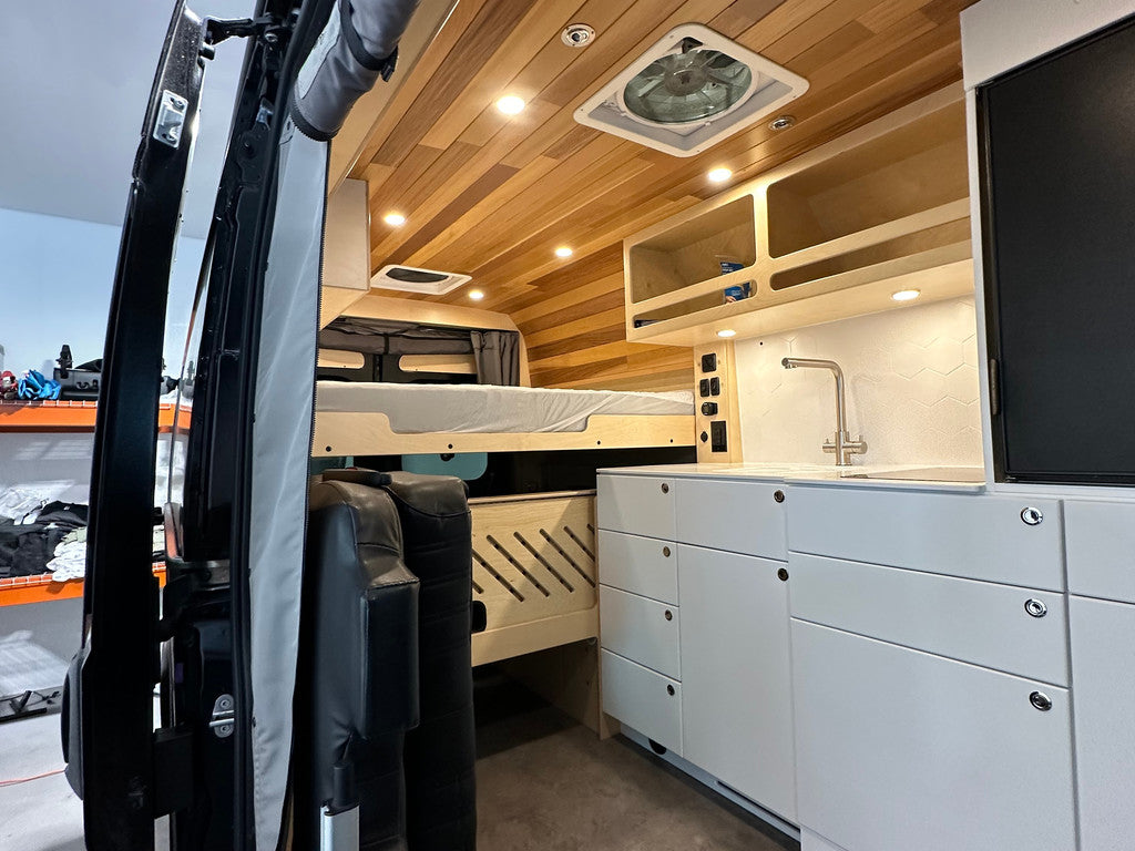 Elyha (Promaster 3500 21')