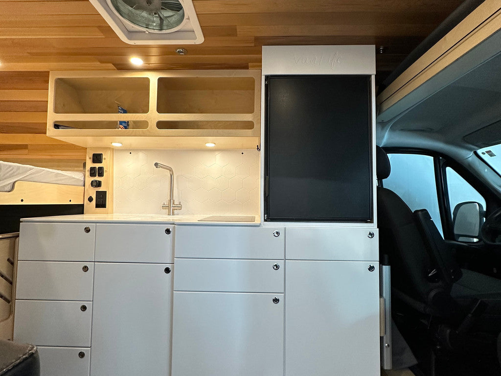 Elyha (Promaster 3500 21')